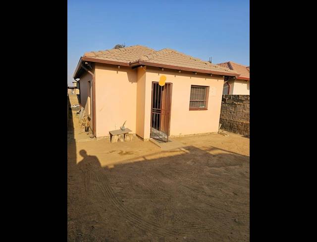 2 BEDROOM HOUSE FOR SALE IN CLAYVILLE